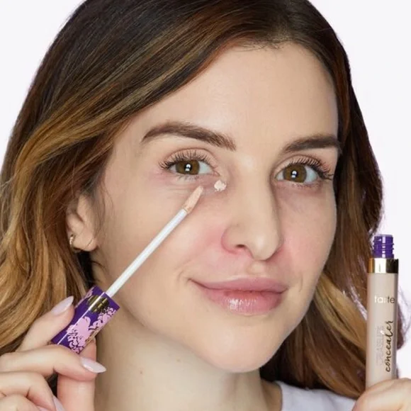 Tarte Creaseless Concealer Medium - Picture 11 of 16